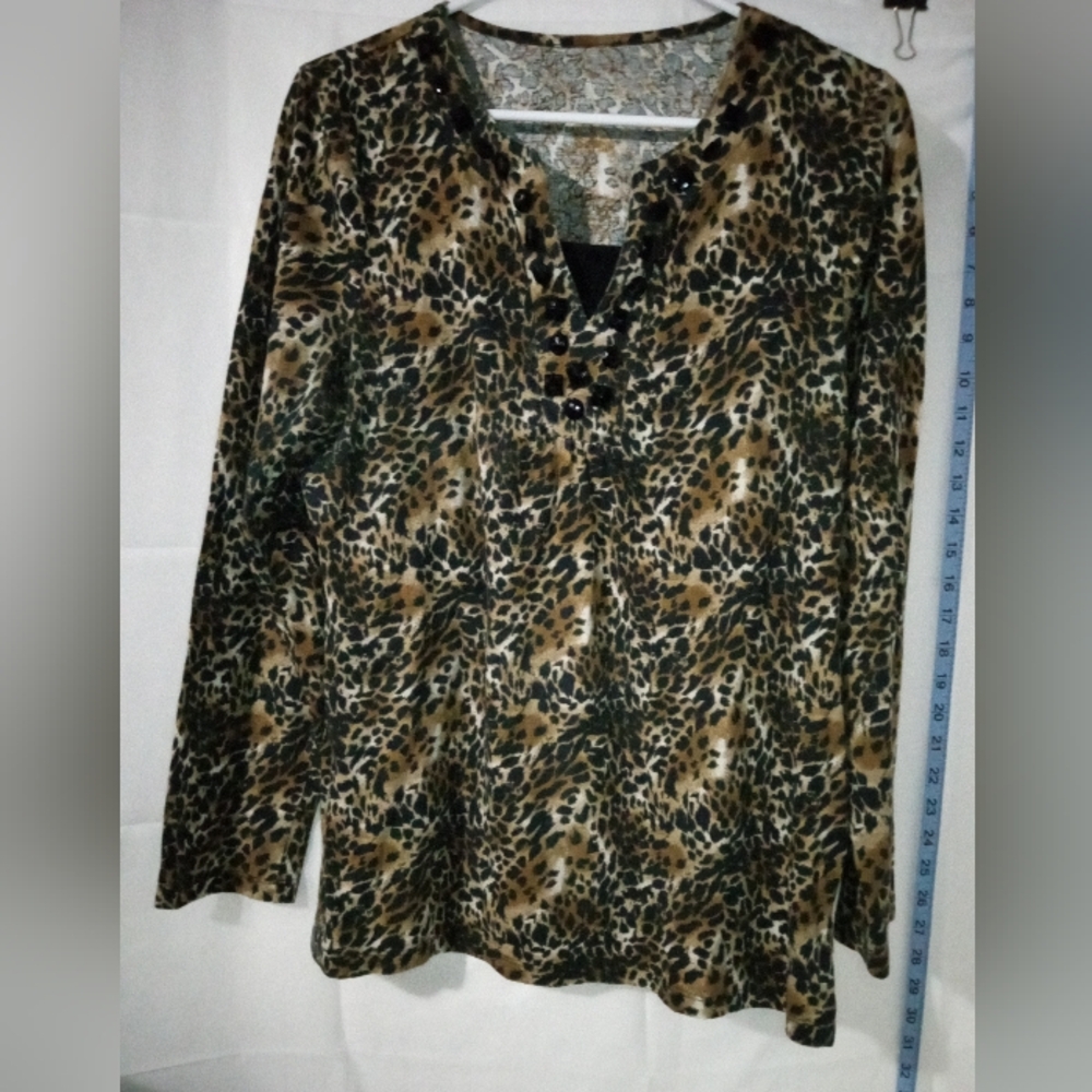 Kim Rogers Leopard Print Henley Blouse Women's XL Long Sleeve V-Neck Button
